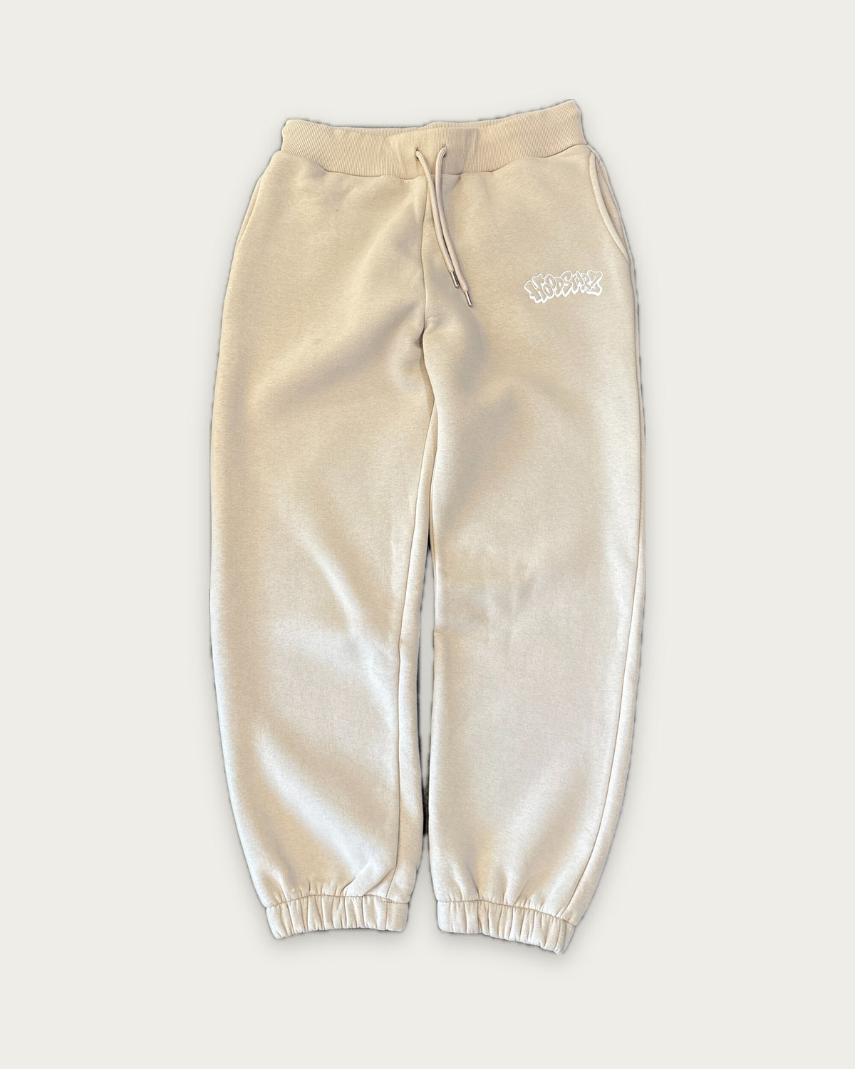 Closed Leg Sweatpants in Beige, Vorderseite